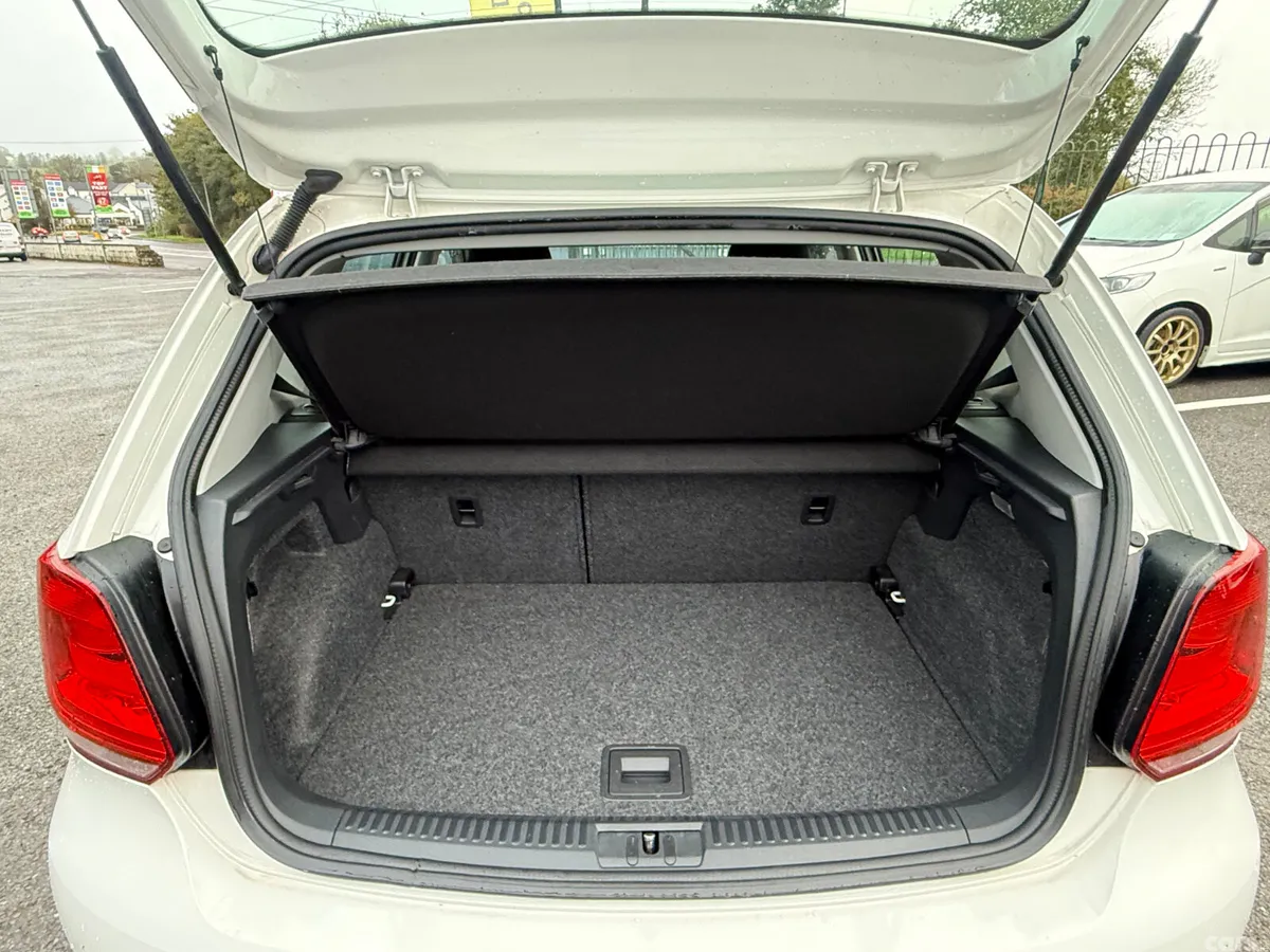 Volkswagen Polo Hatchback, Petrol, 2013, White