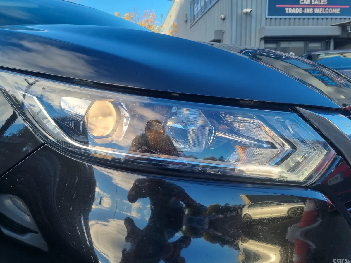 Nissan Qashqai MPV, Diesel, 2019, Black