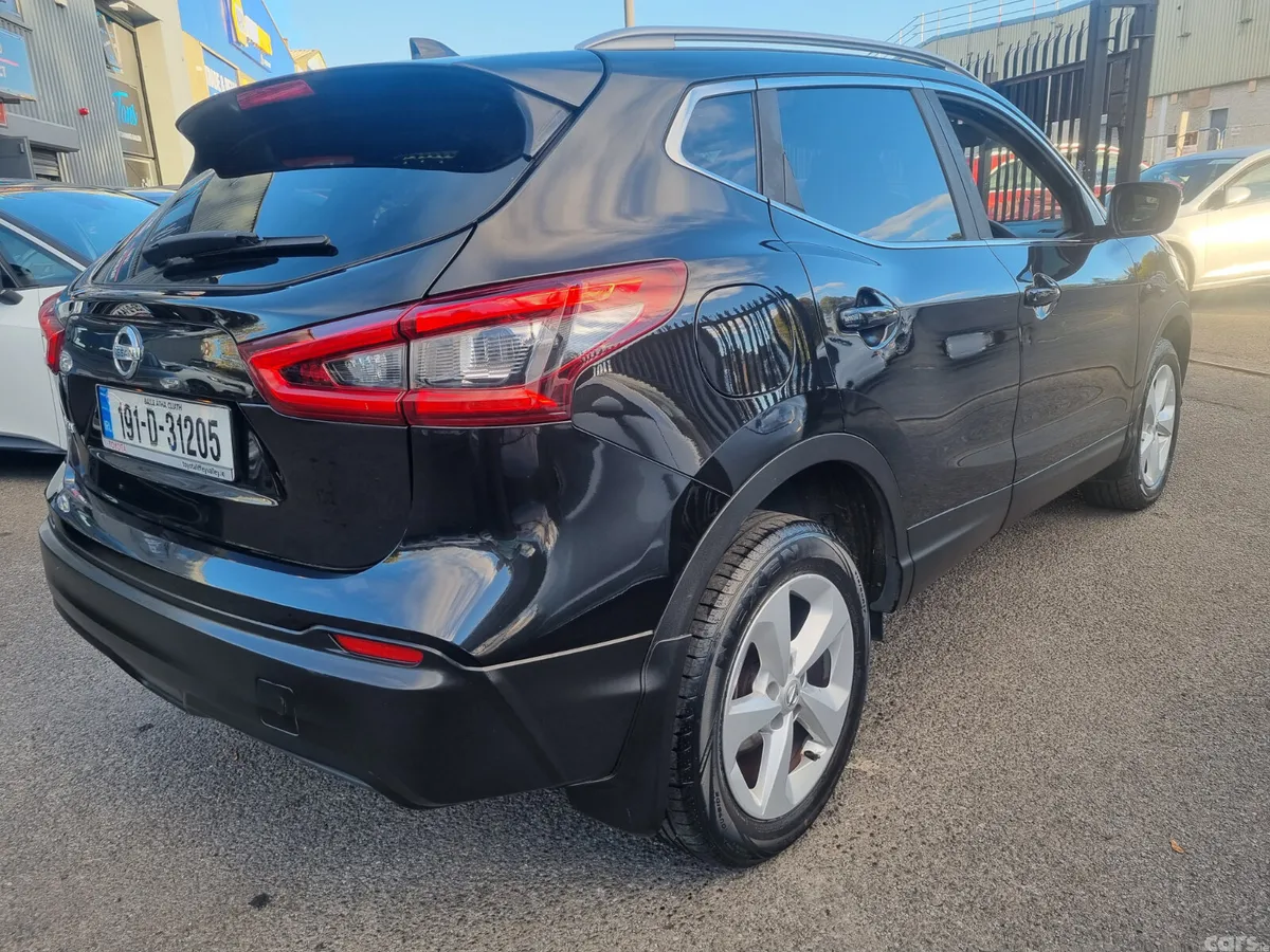 Nissan Qashqai MPV, Diesel, 2019, Black