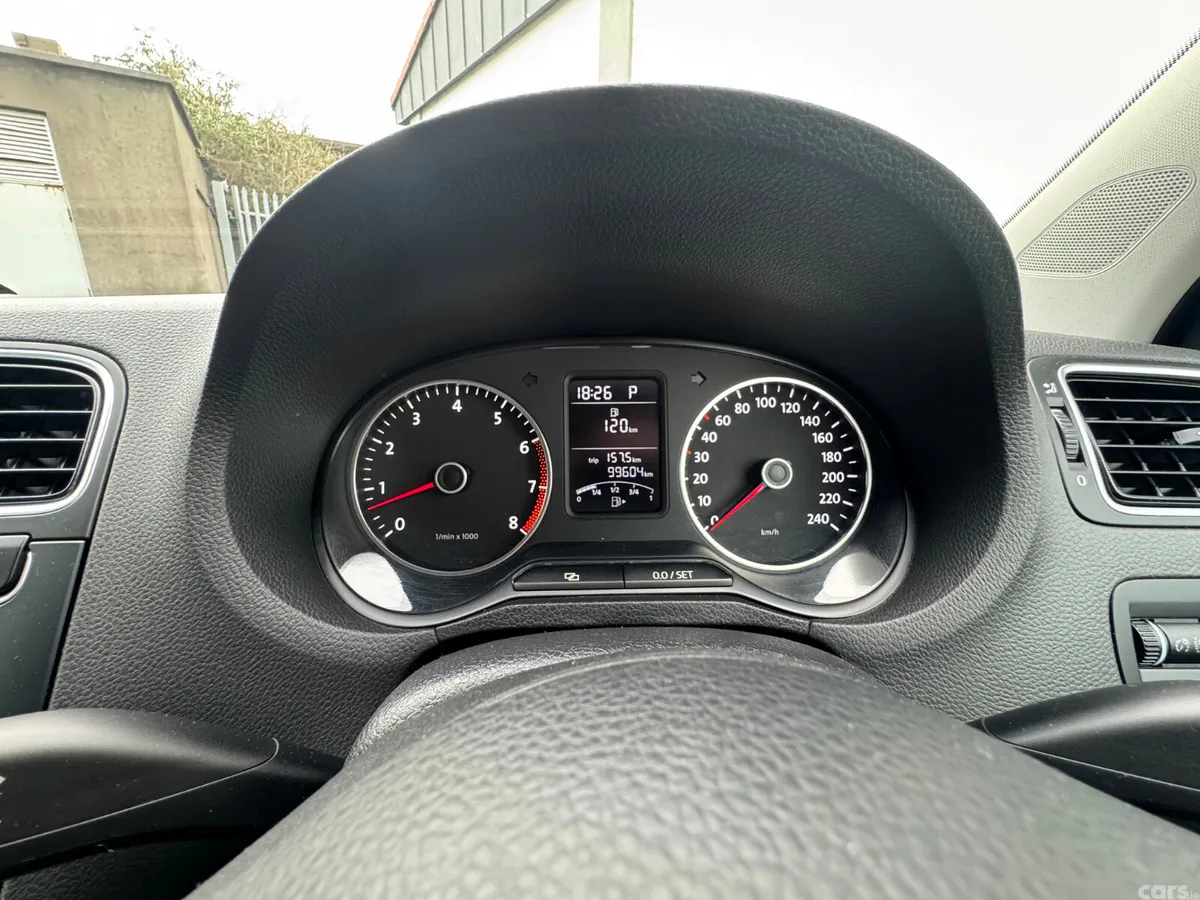 Volkswagen Polo Hatchback, Petrol, 2013, Blue