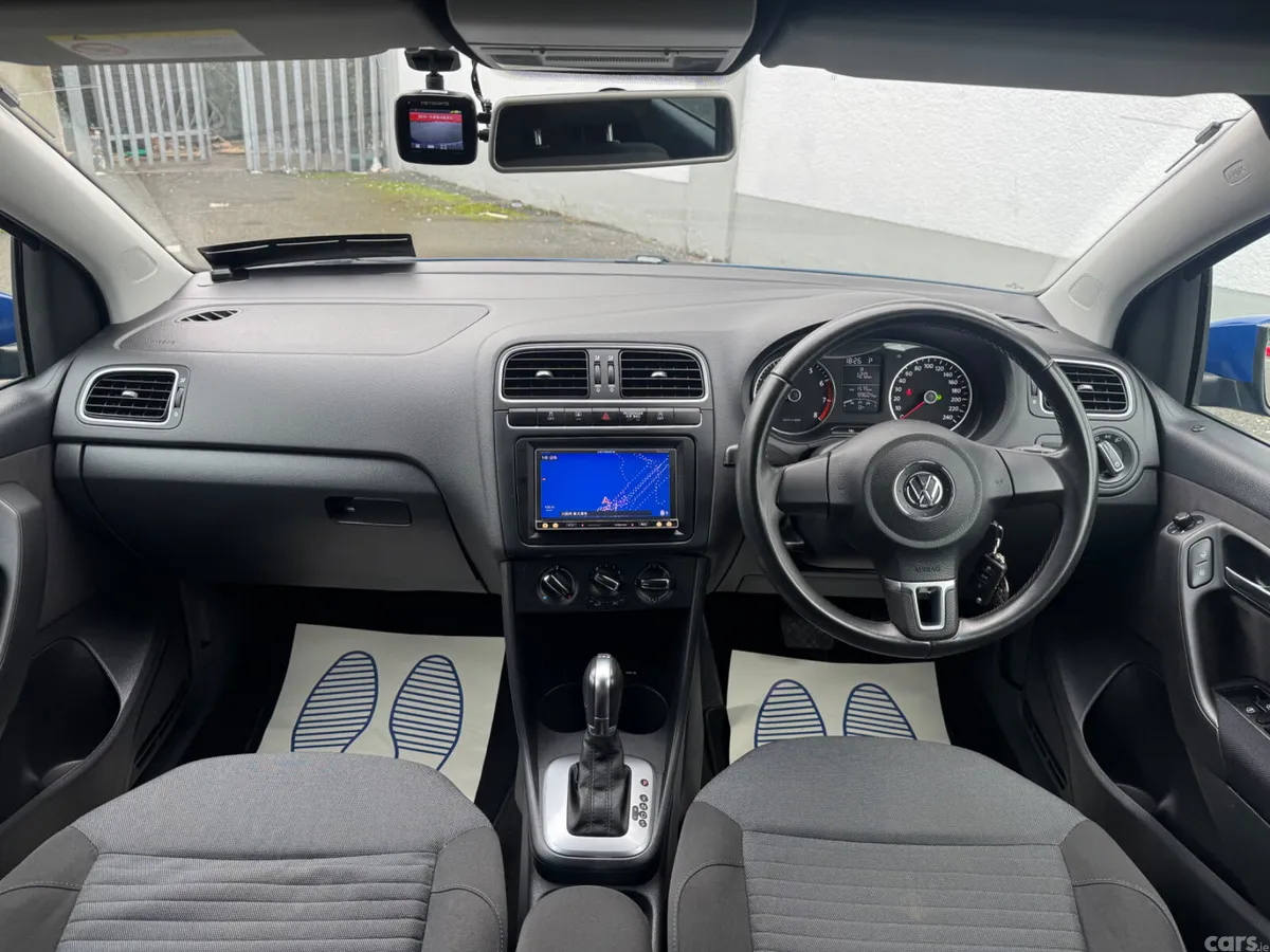 Volkswagen Polo Hatchback, Petrol, 2013, Blue