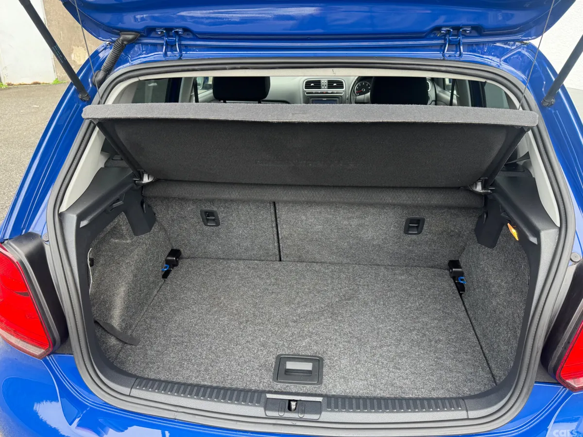 Volkswagen Polo Hatchback, Petrol, 2013, Blue