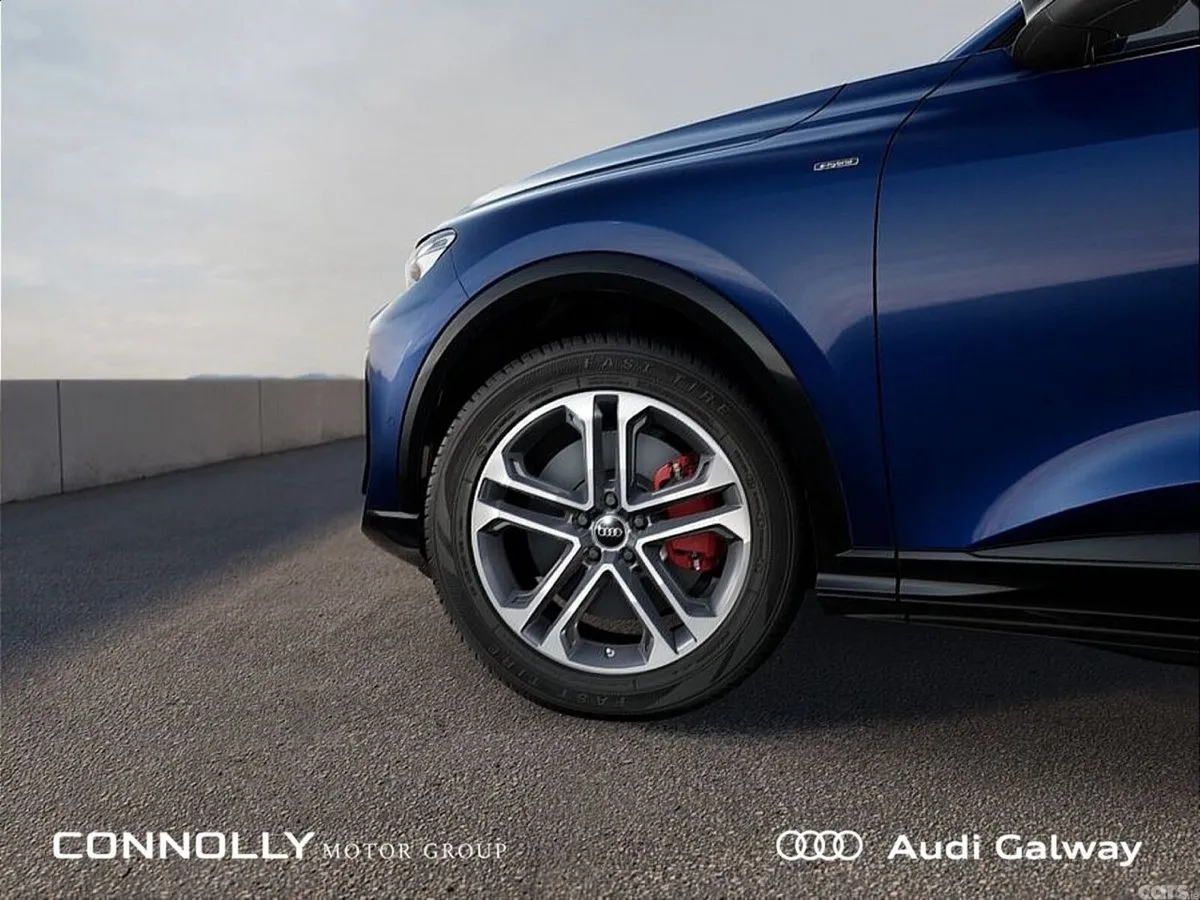 Audi Q5 SUV, Petrol Plug-in Hybrid, 2027, Blue