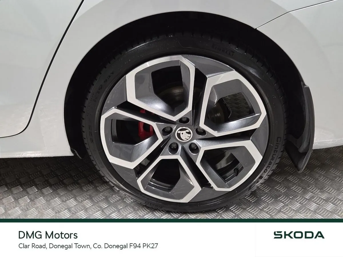 Skoda Octavia Saloon, Diesel, 2022, Grey