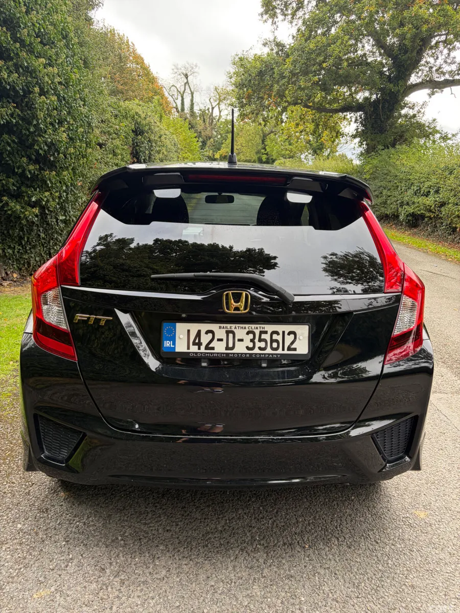 Honda Fit Hatchback, Petrol, 2014, White