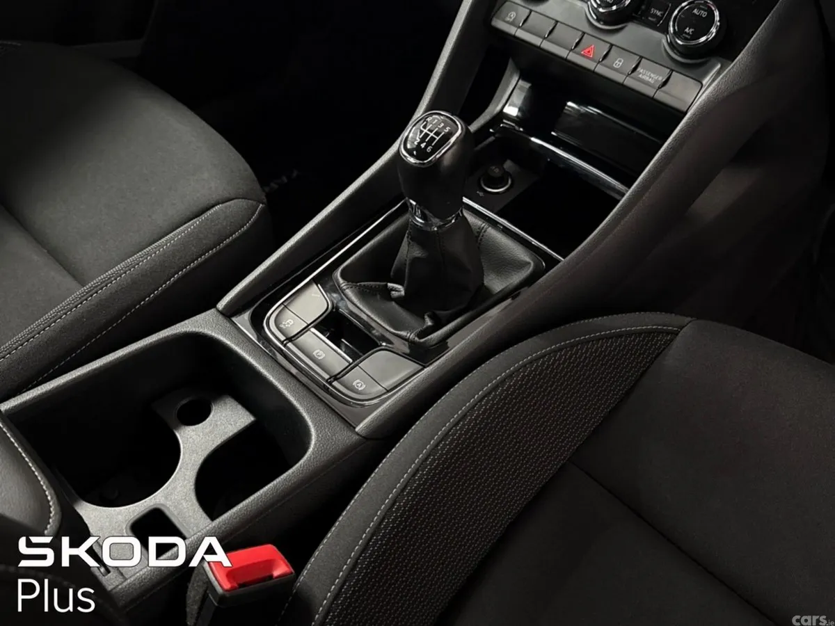 Skoda Karoq SUV, Diesel, 2023, Orange