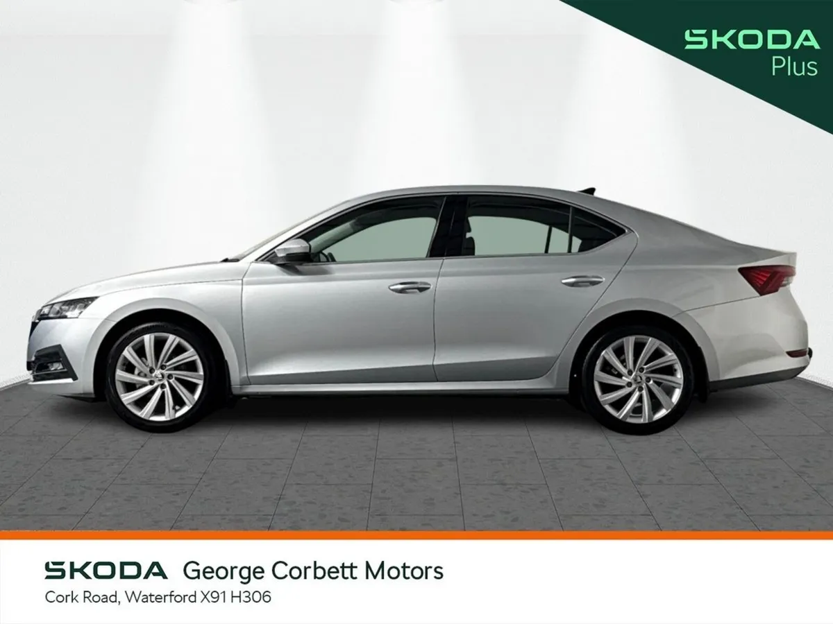 Skoda Octavia Saloon, Petrol, 2022, Silver