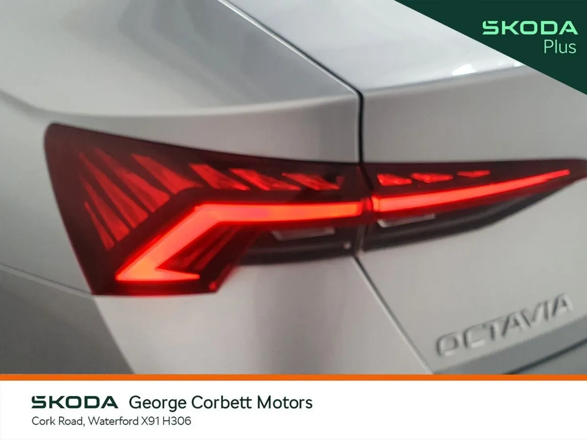 Skoda Octavia Saloon, Petrol, 2022, Silver
