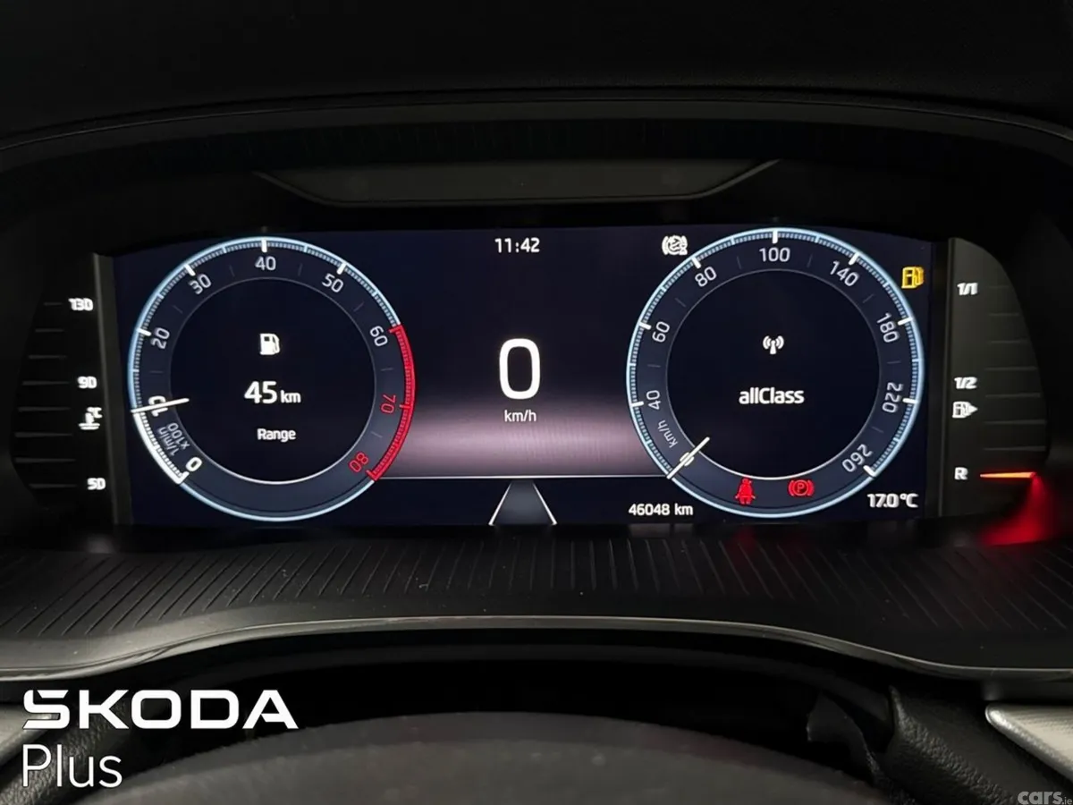 Skoda Octavia Saloon, Petrol, 2022, Silver