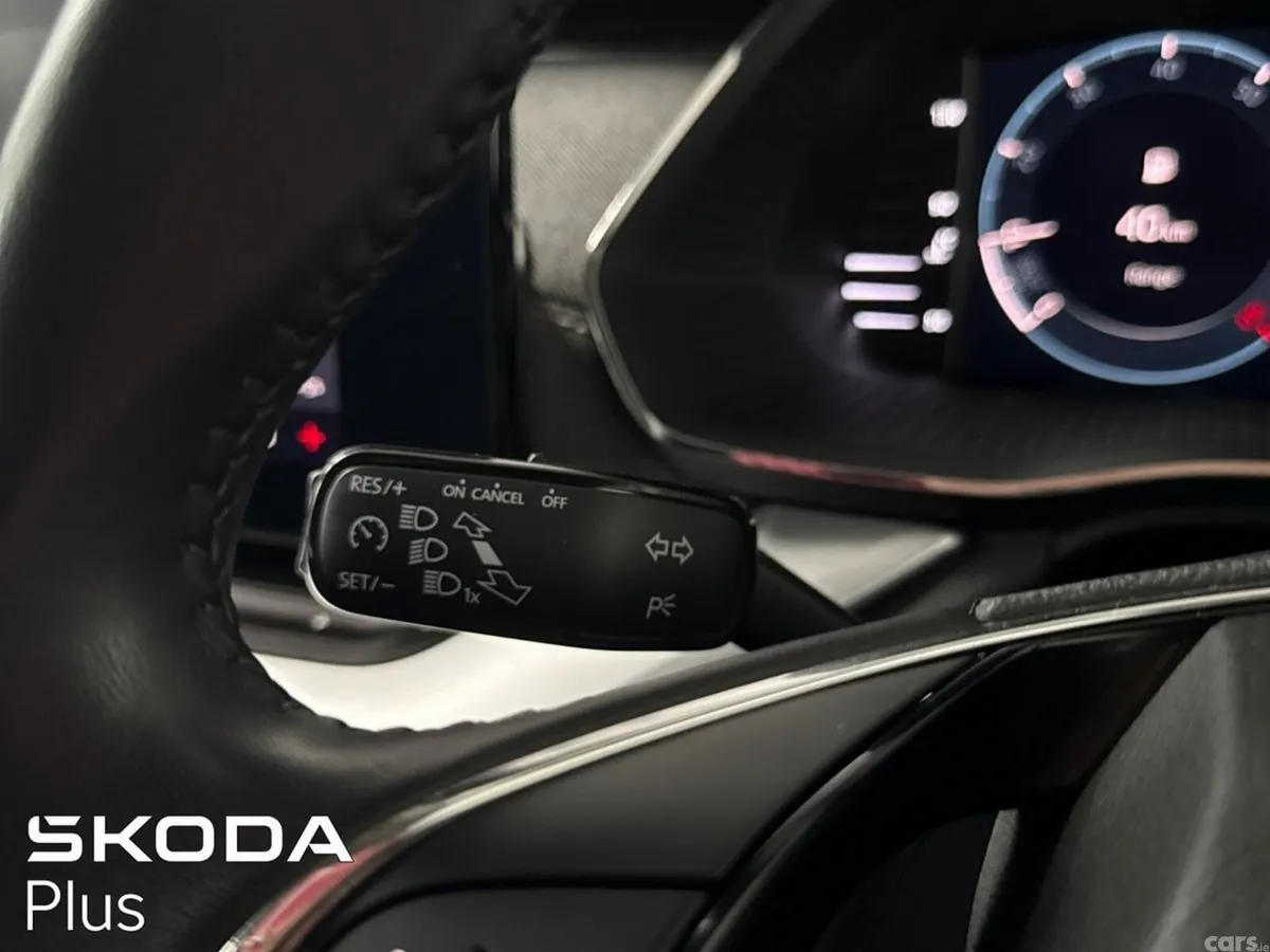Skoda Octavia Saloon, Petrol, 2022, Silver