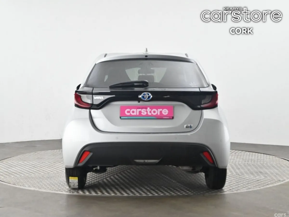 Toyota Yaris Hatchback, Petrol Hybrid, 2022, Silver
