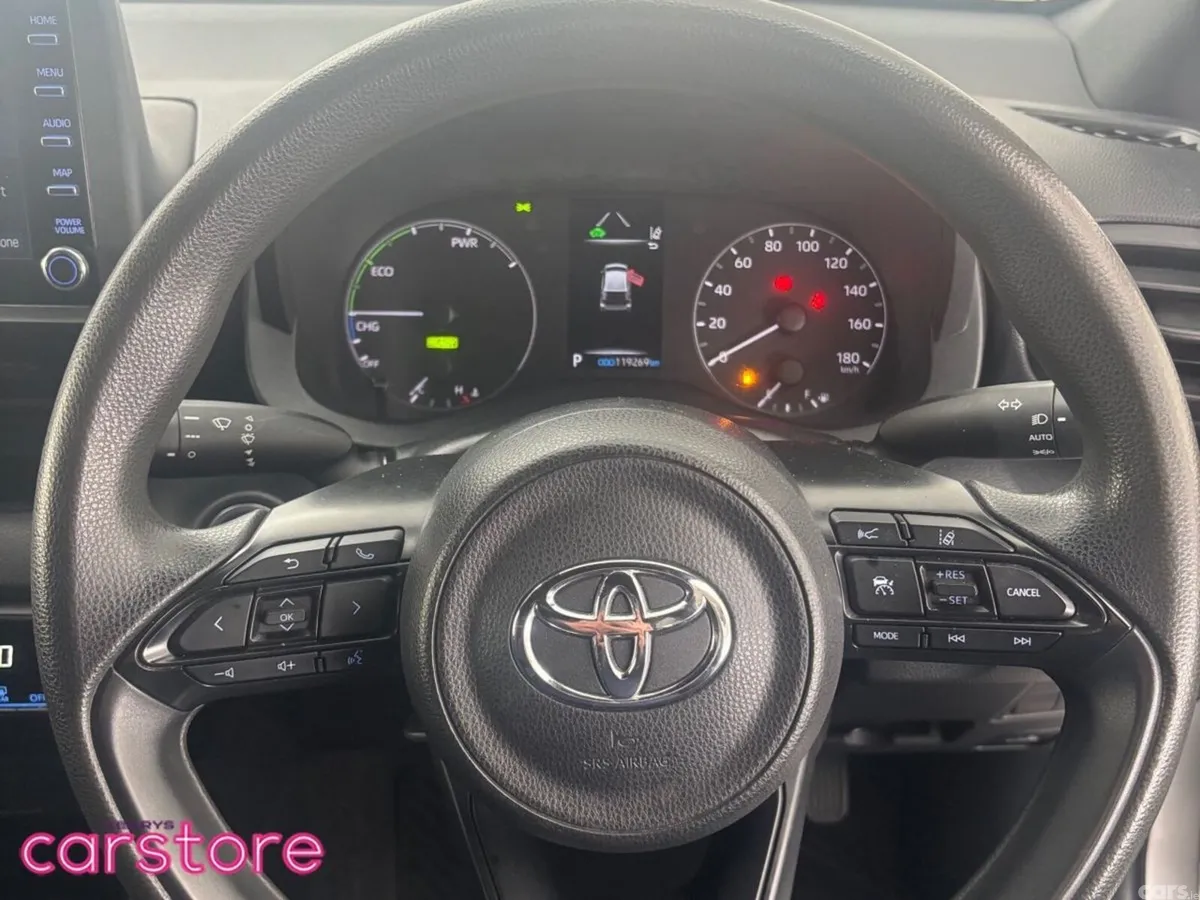 Toyota Yaris Hatchback, Petrol Hybrid, 2022, Silver