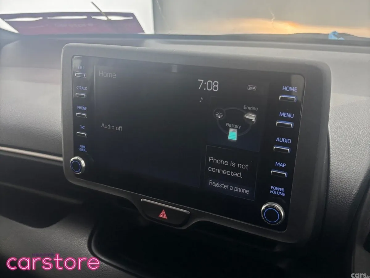 Toyota Yaris Hatchback, Petrol Hybrid, 2022, Silver
