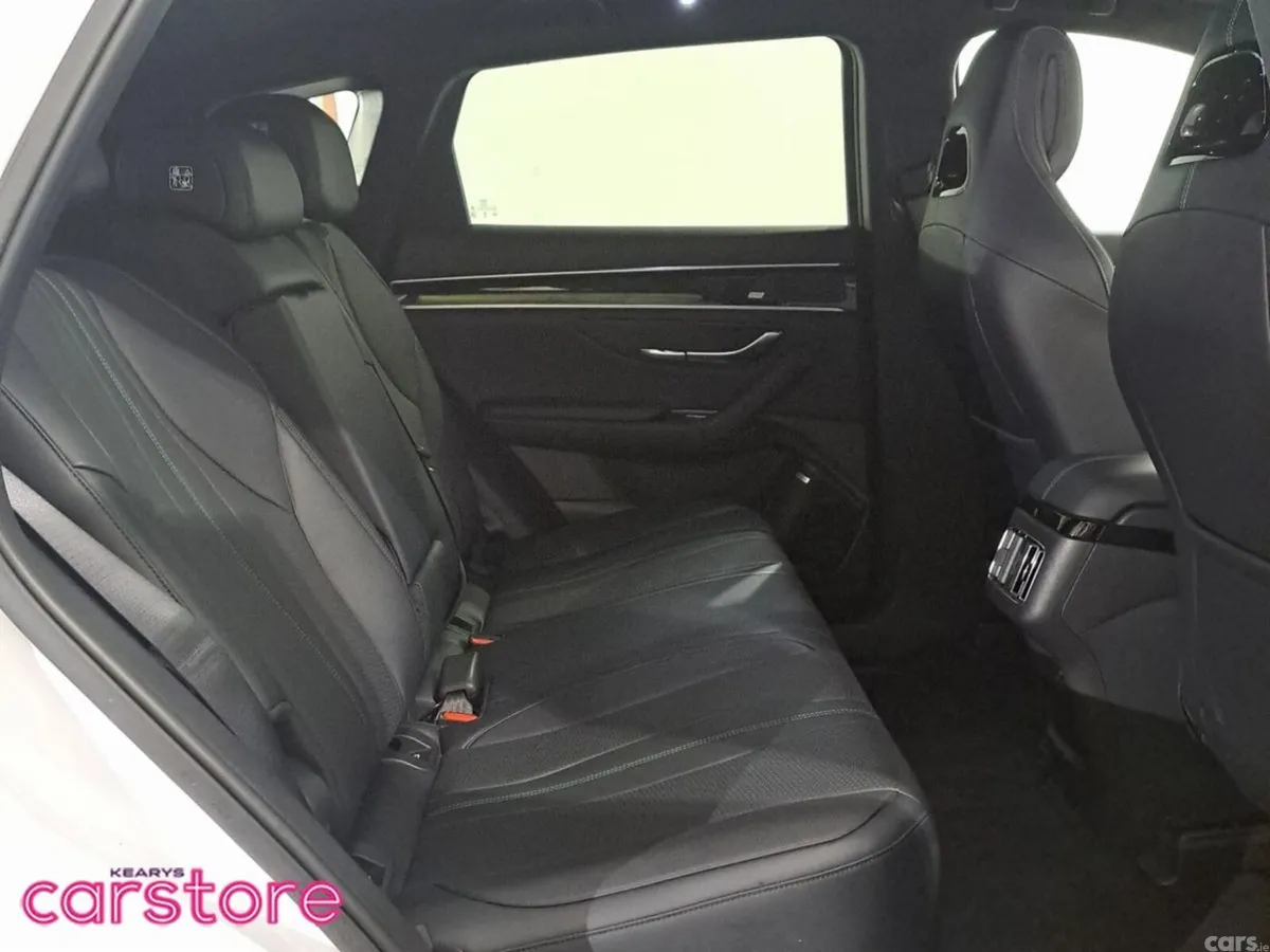 BYD SEAL U Hatchback, Petrol Plug-in Hybrid, 2026, White