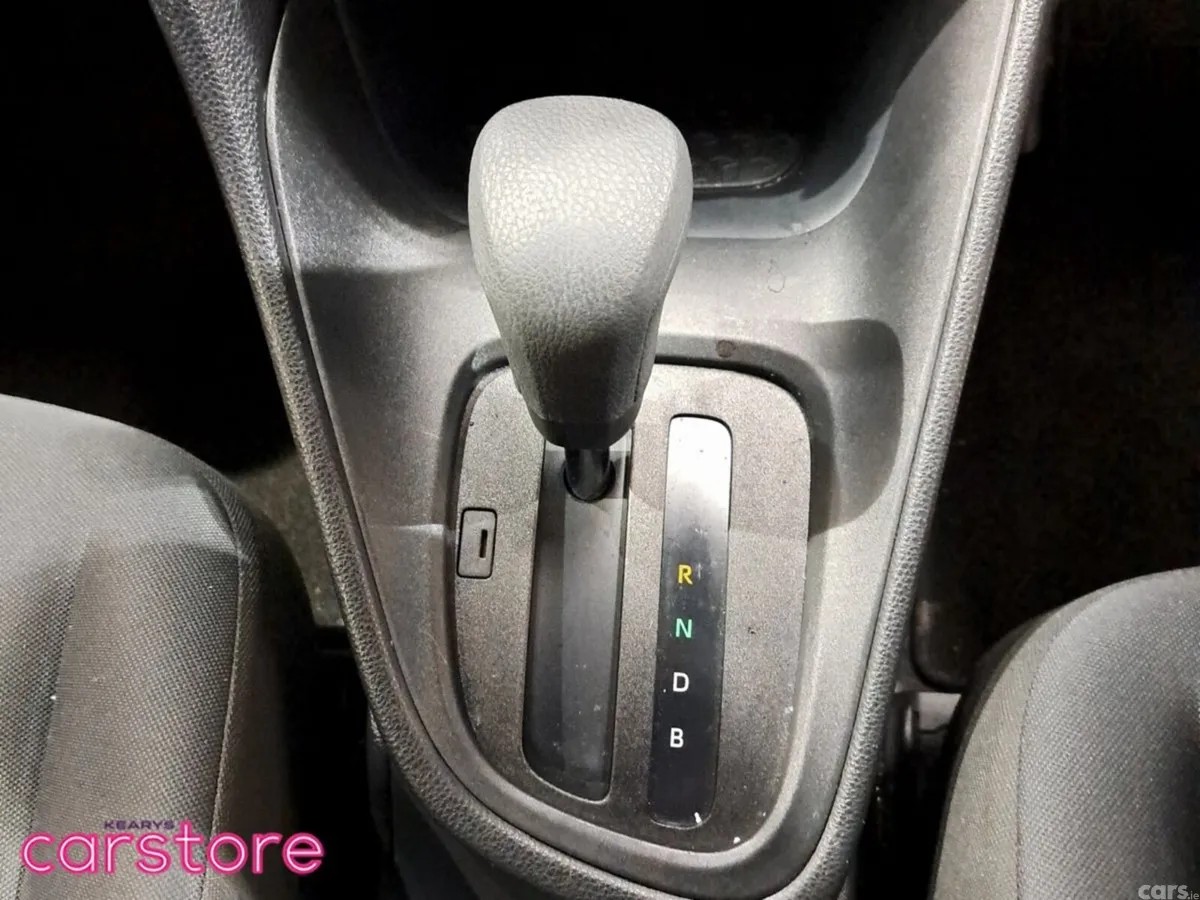 Toyota Yaris Hatchback, Petrol Hybrid, 2023, White