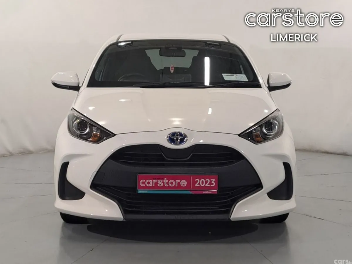 Toyota Yaris Hatchback, Petrol Hybrid, 2023, White