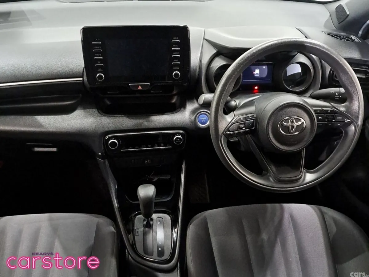 Toyota Yaris Hatchback, Petrol Hybrid, 2021, White
