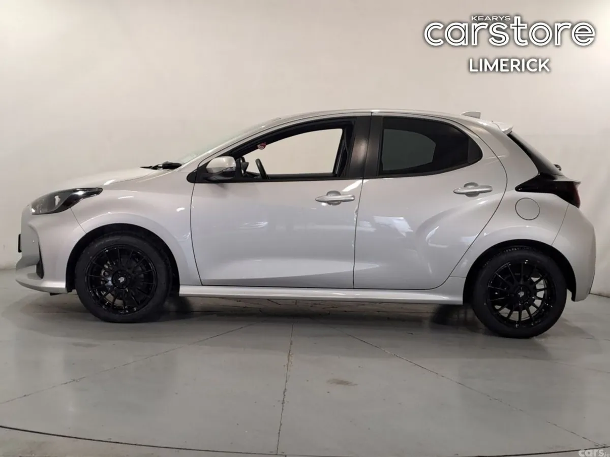 Toyota Yaris Hatchback, Petrol Hybrid, 2022, Silver