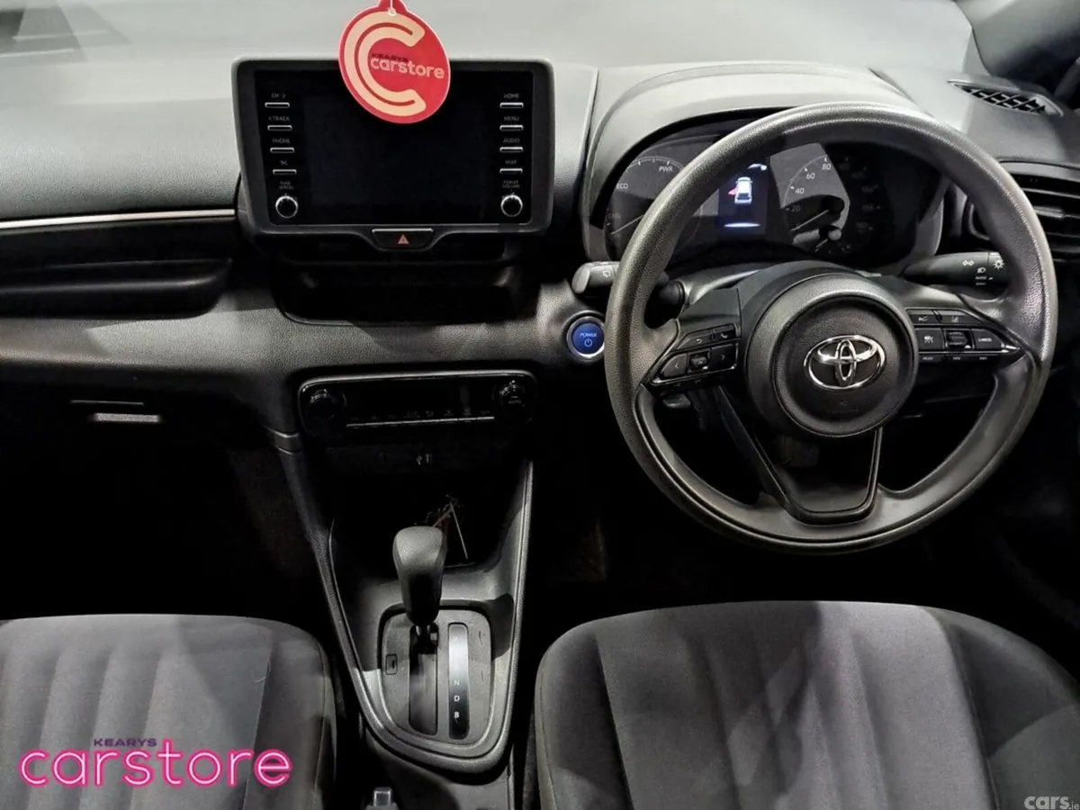 Toyota Yaris Hatchback, Petrol Hybrid, 2022, Silver