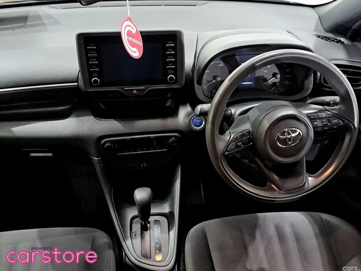 Toyota Yaris Hatchback, Petrol Hybrid, 2022, Silver