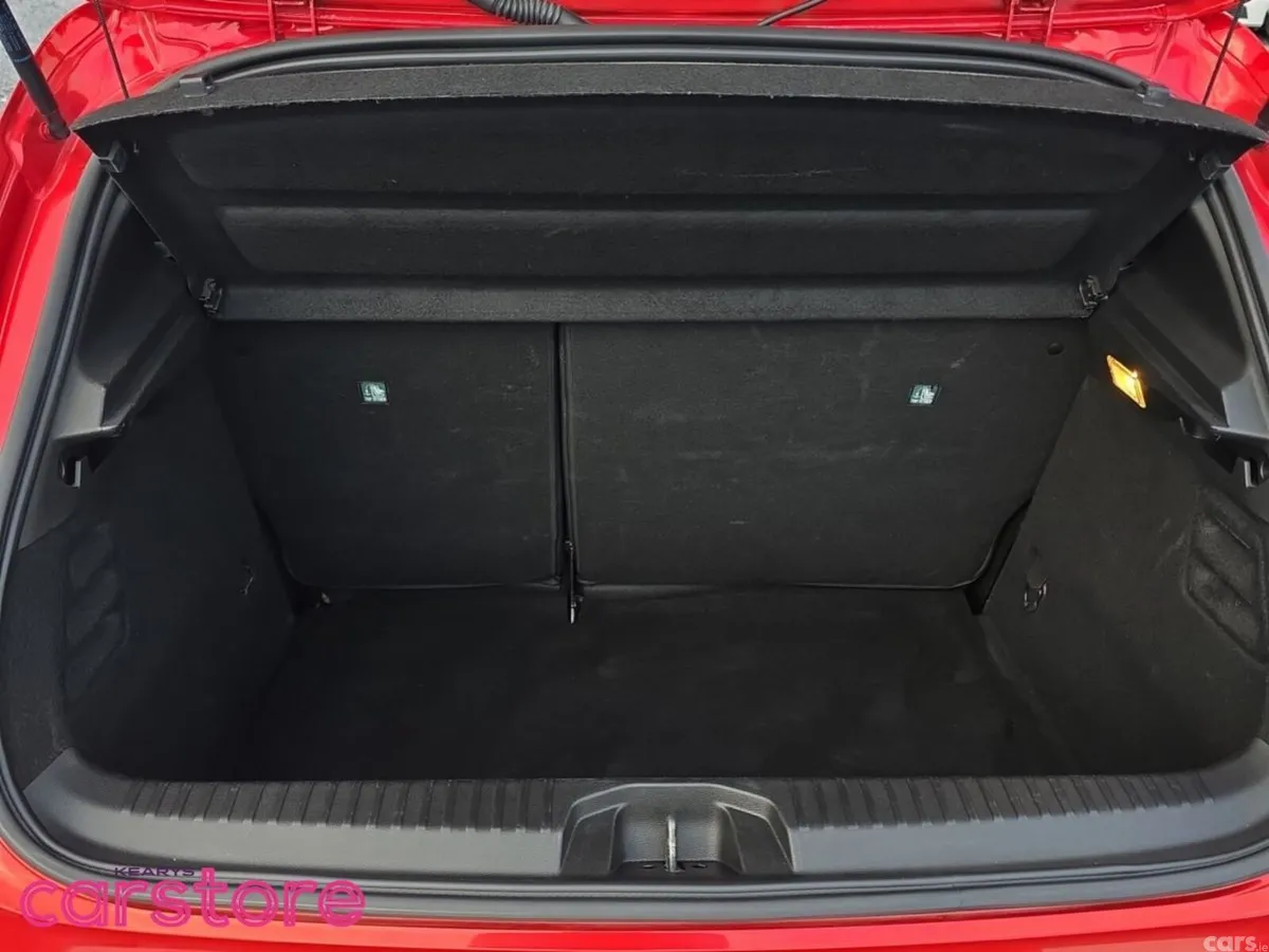 Renault Clio Hatchback, Petrol, 2023, Red