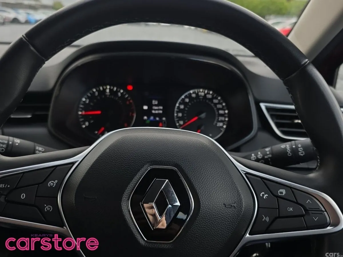 Renault Clio Hatchback, Petrol, 2023, Red