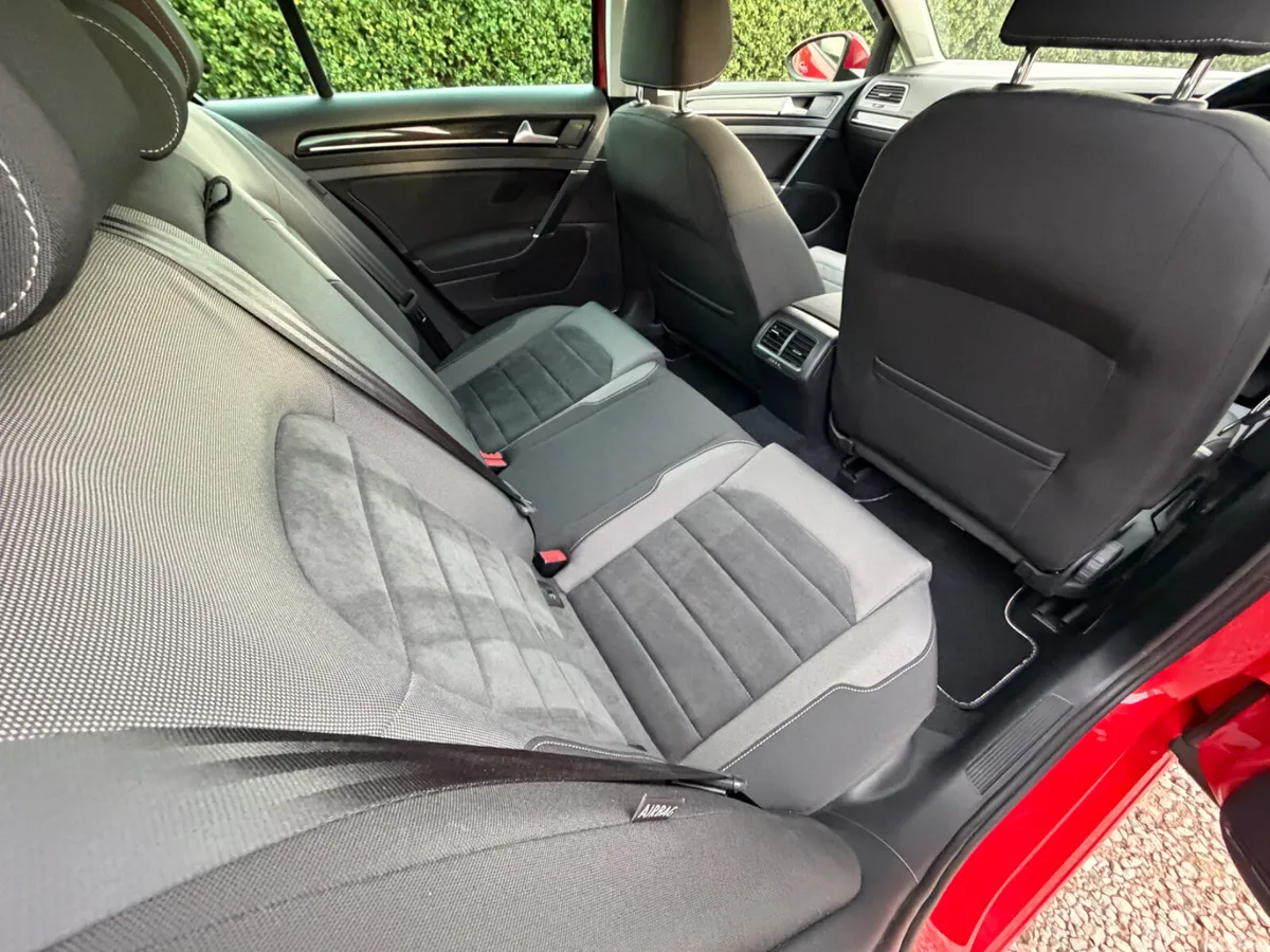 Volkswagen Golf Hatchback, Petrol, 2018, Red