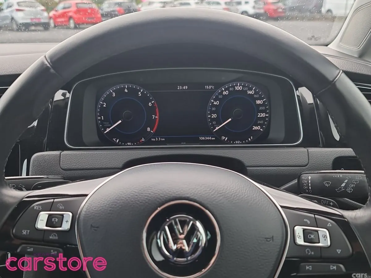 Volkswagen Golf Hatchback, Petrol, 2017, Yellow