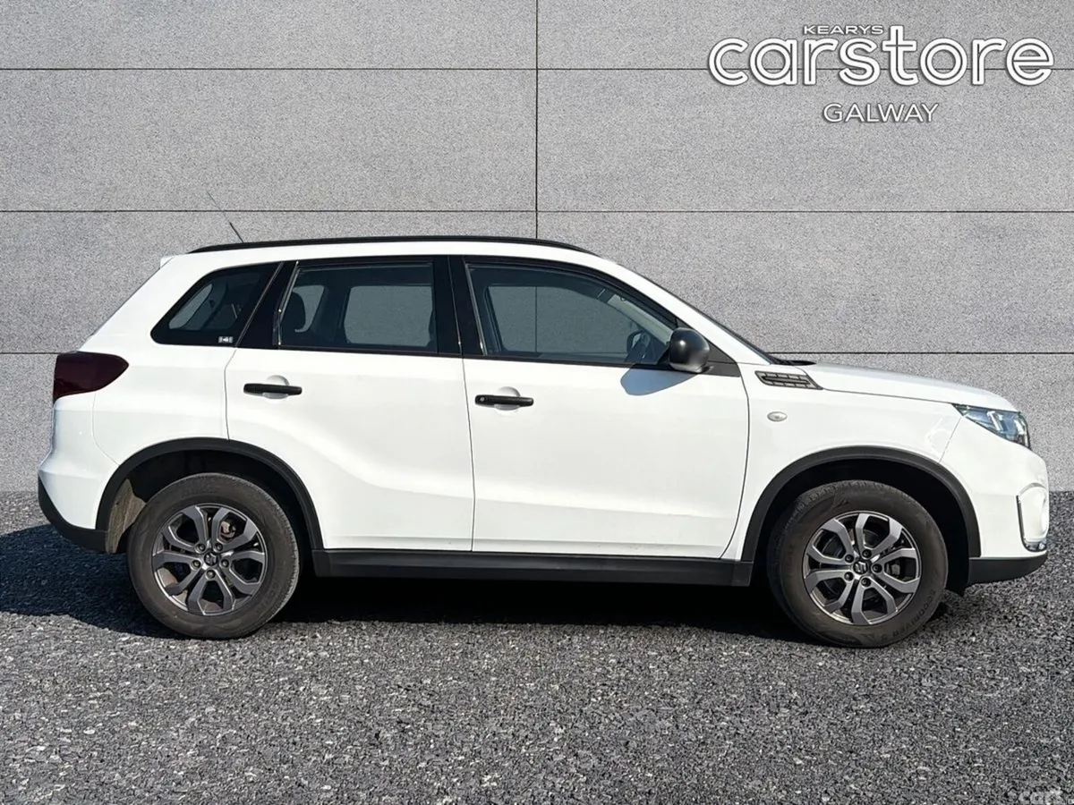 Suzuki Vitara SUV, Petrol Hybrid, 2023, White