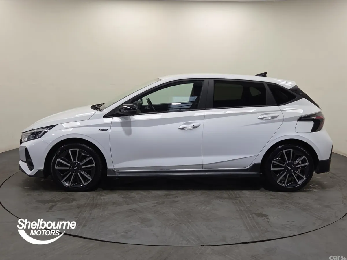 Hyundai i20 Hatchback, Petrol, 2024, White