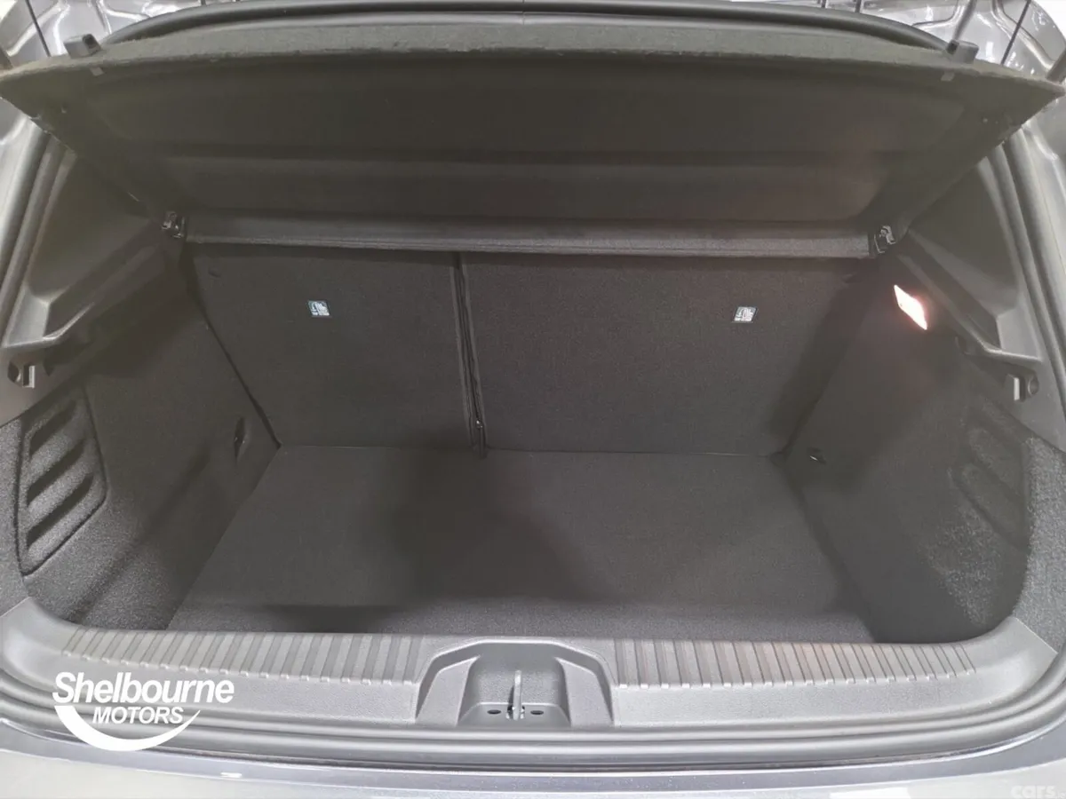 Renault Clio Hatchback, 2026, 