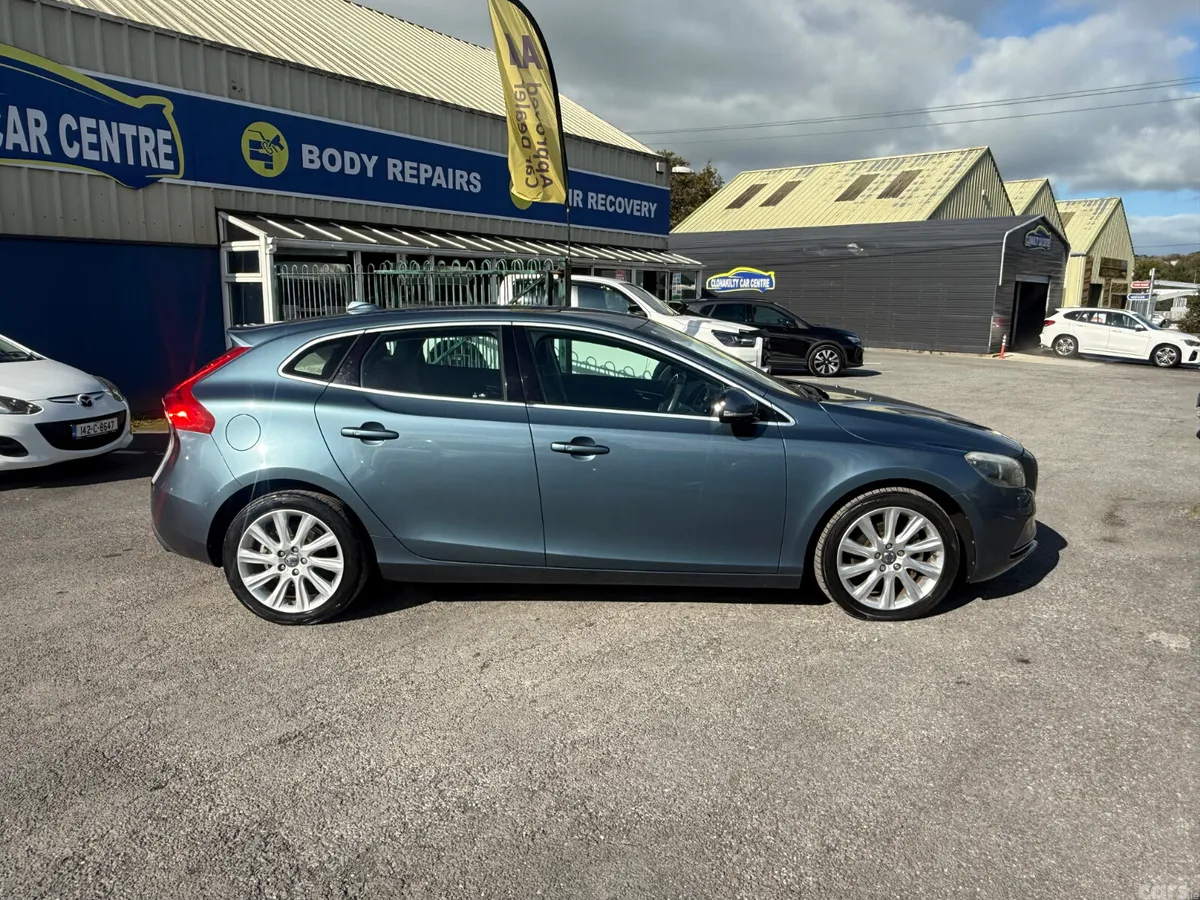 Volvo V40 Hatchback, Petrol, 2014, Blue