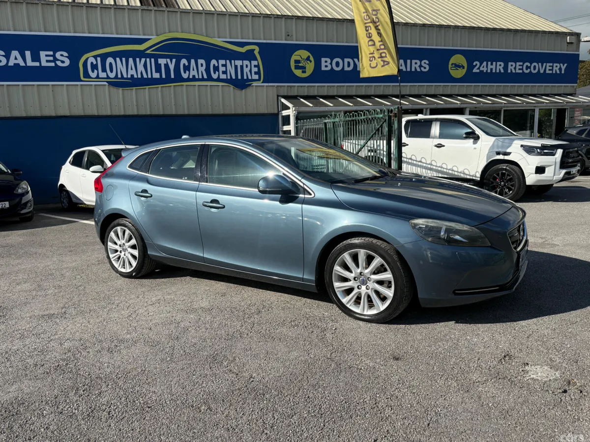 Volvo V40 Hatchback, Petrol, 2014, Blue
