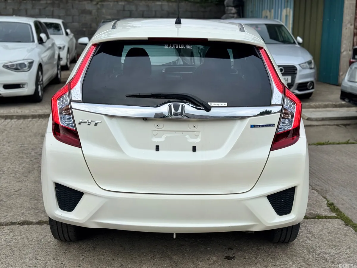 Honda Fit Hatchback, Petrol Hybrid, 2015, White