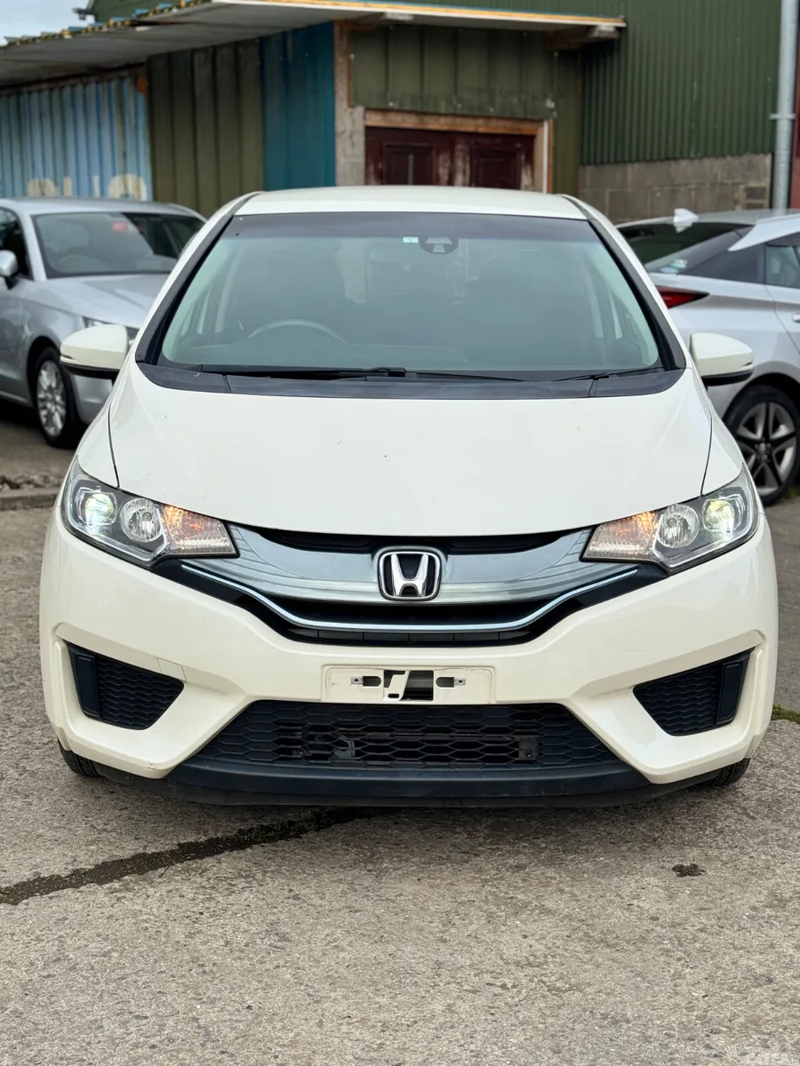 Honda Fit Hatchback, Petrol Hybrid, 2015, White