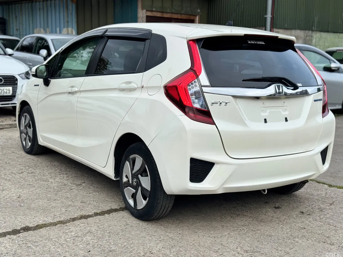 Honda Fit Hatchback, Petrol Hybrid, 2015, White