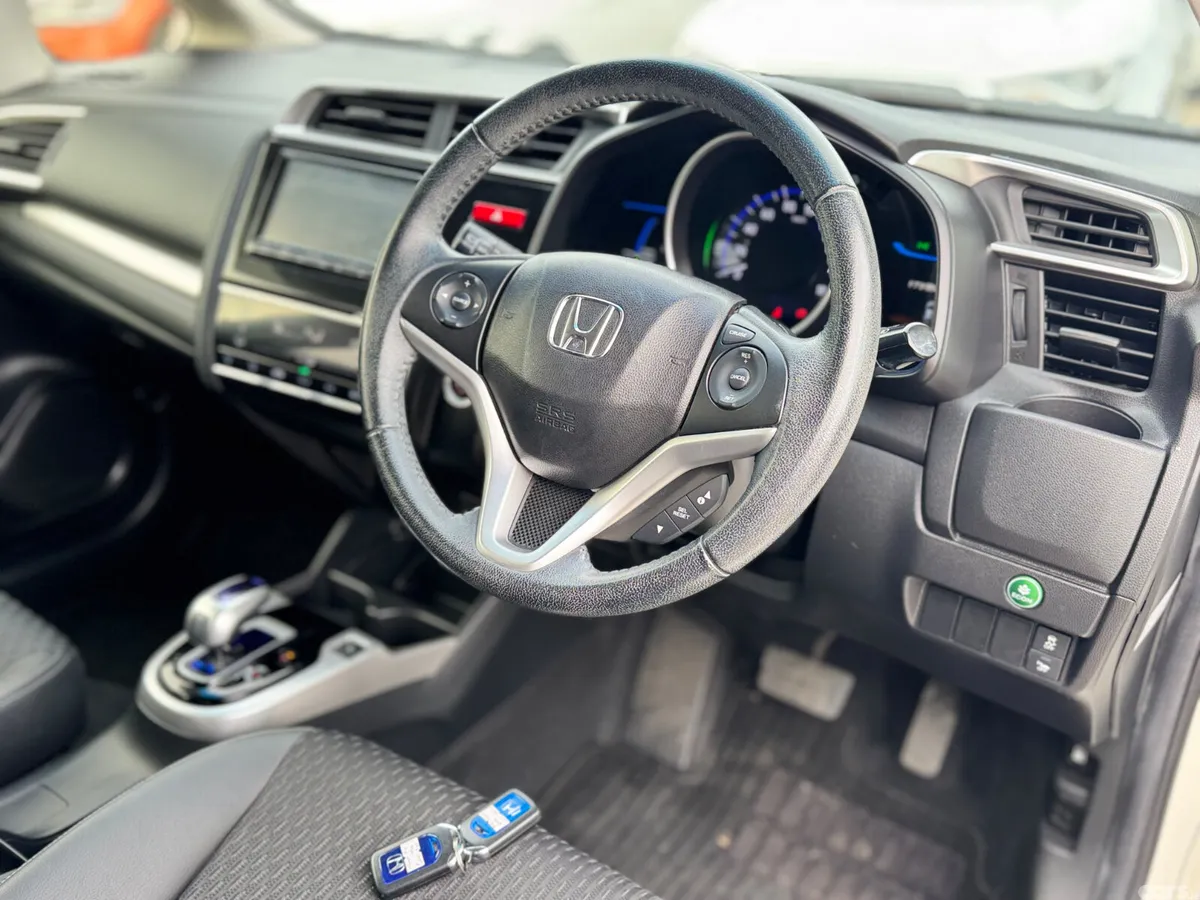 Honda Fit Hatchback, Petrol Hybrid, 2015, White