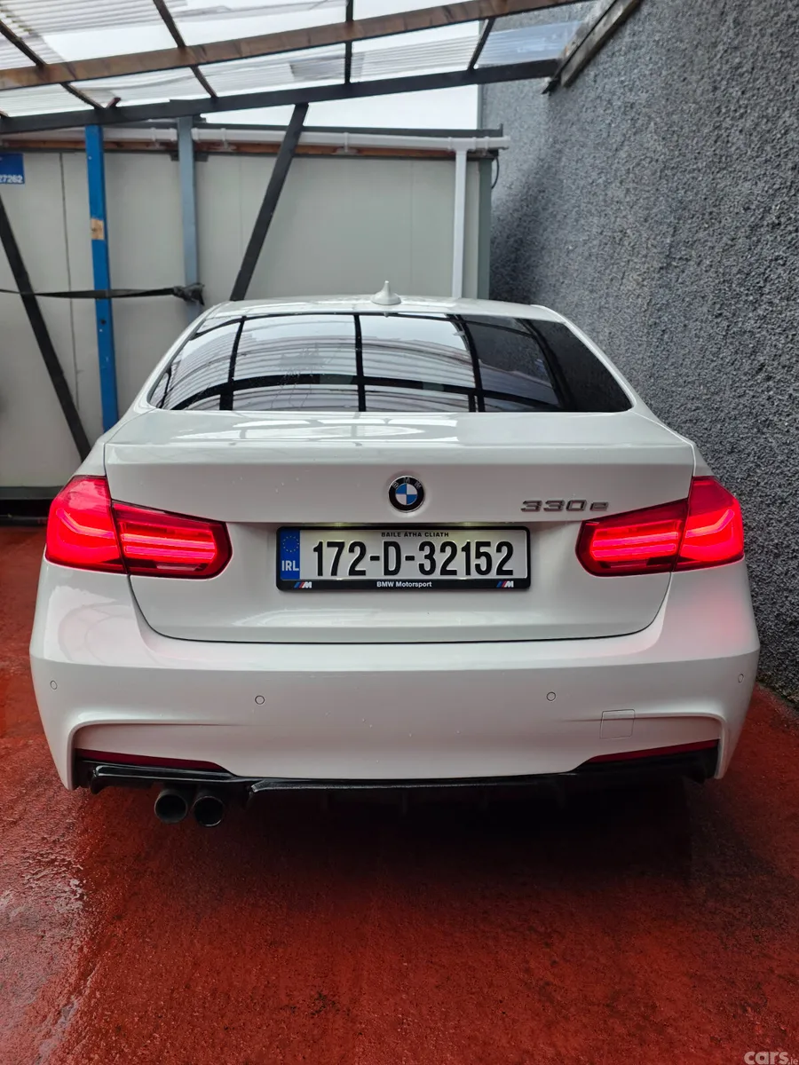 BMW 3-Series Saloon, Petrol Plug-in Hybrid, 2017, White