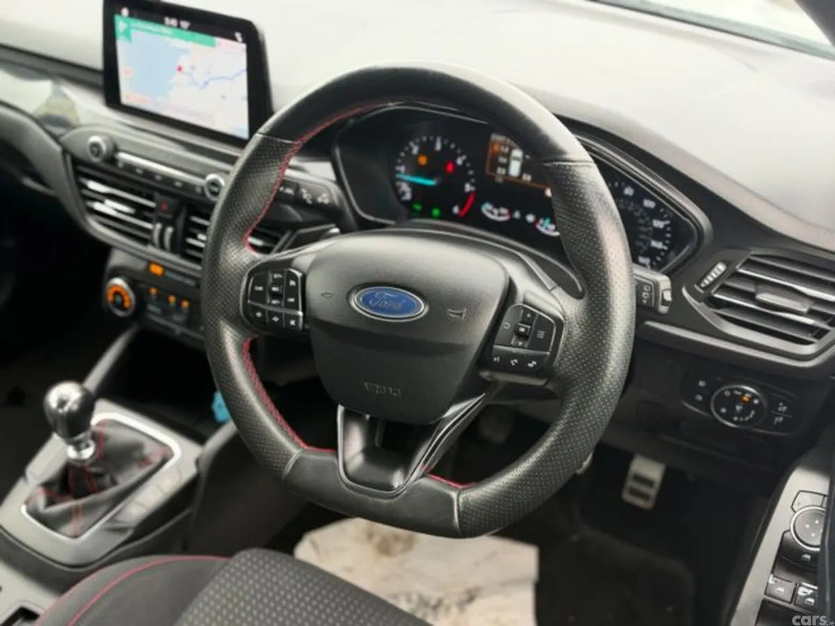Ford Focus Hatchback, Diesel, 2019, Silver