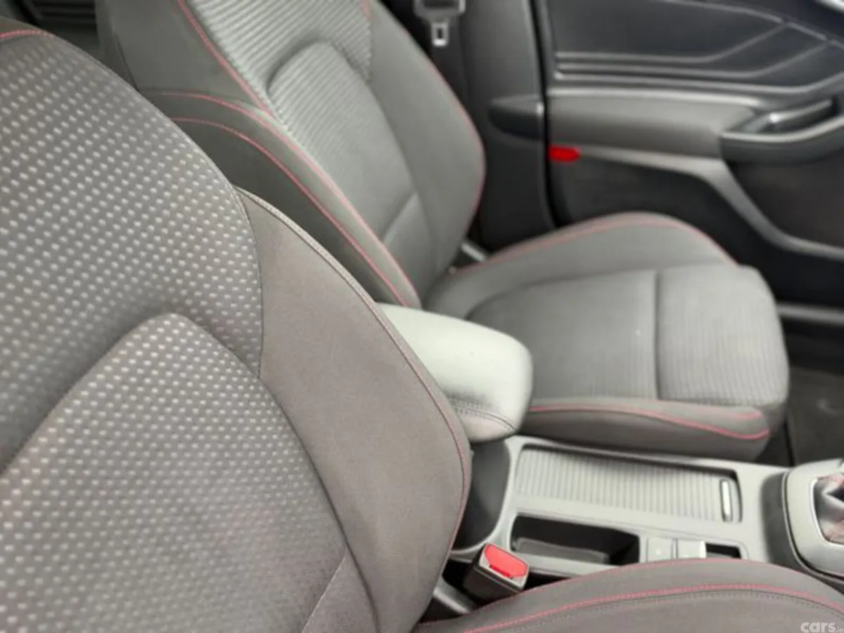 Ford Focus Hatchback, Diesel, 2019, Silver