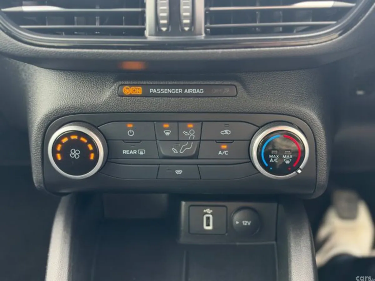 Ford Focus Hatchback, Diesel, 2019, Silver