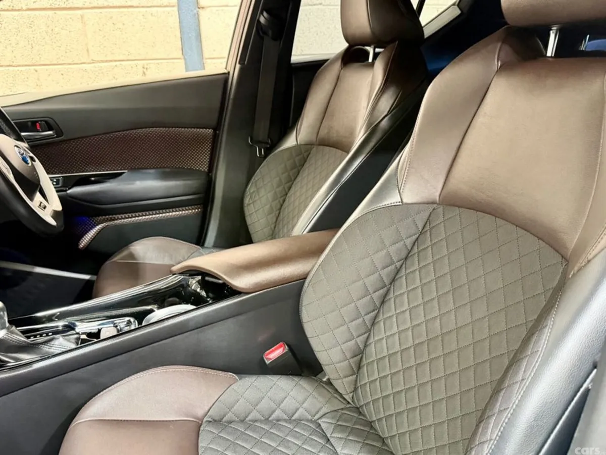 Toyota C-HR SUV, Petrol Hybrid, 2018, White