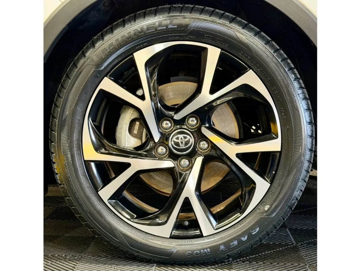 Toyota C-HR SUV, Petrol Hybrid, 2018, White