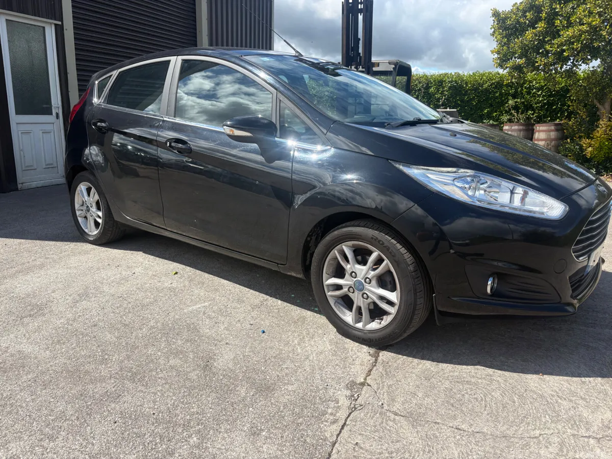 Ford Fiesta Hatchback, Petrol, 2016, Black