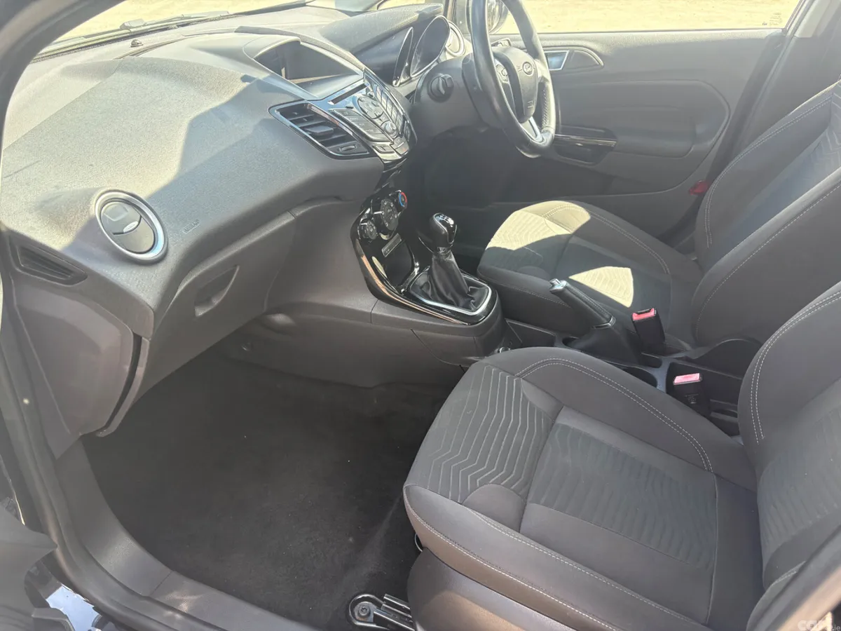 Ford Fiesta Hatchback, Petrol, 2016, Black