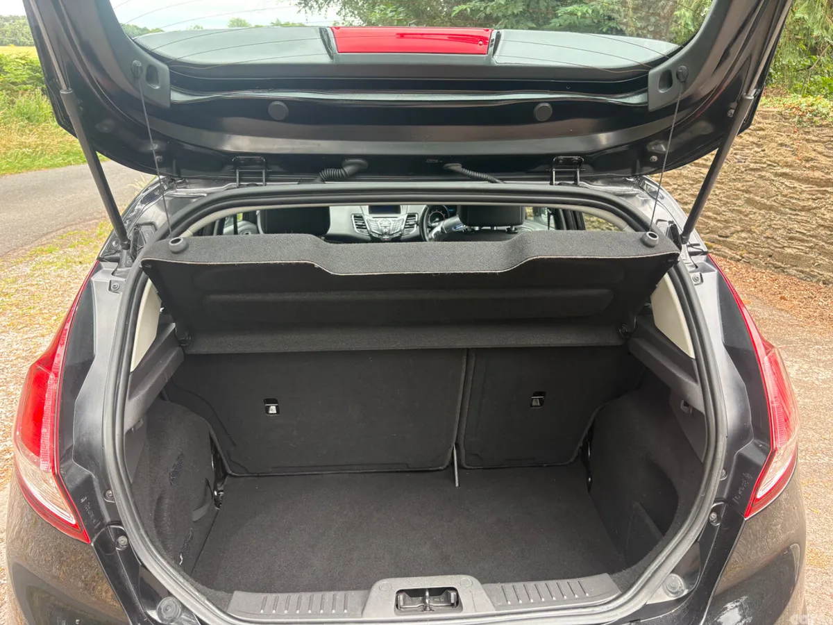Ford Fiesta Hatchback, Petrol, 2016, Black