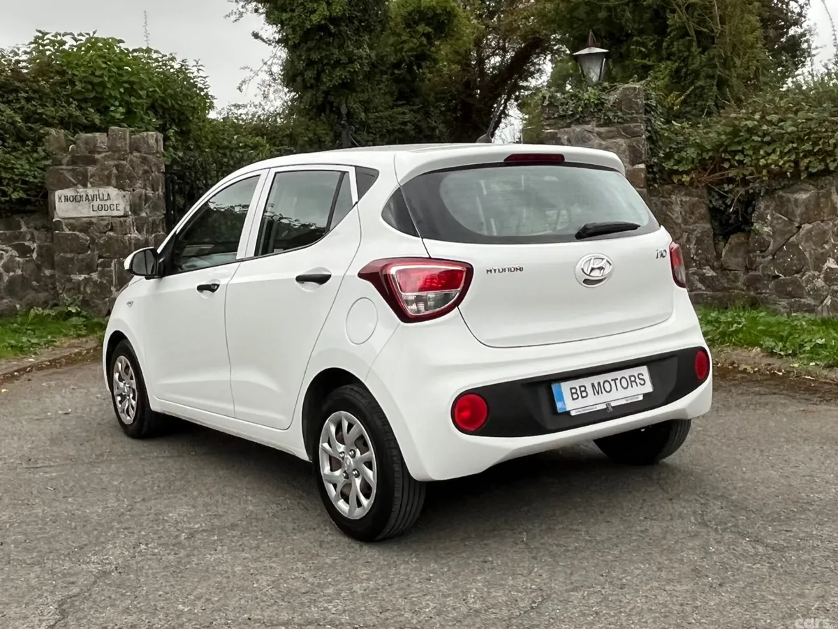 Hyundai i10 Hatchback, Petrol, 2019, White