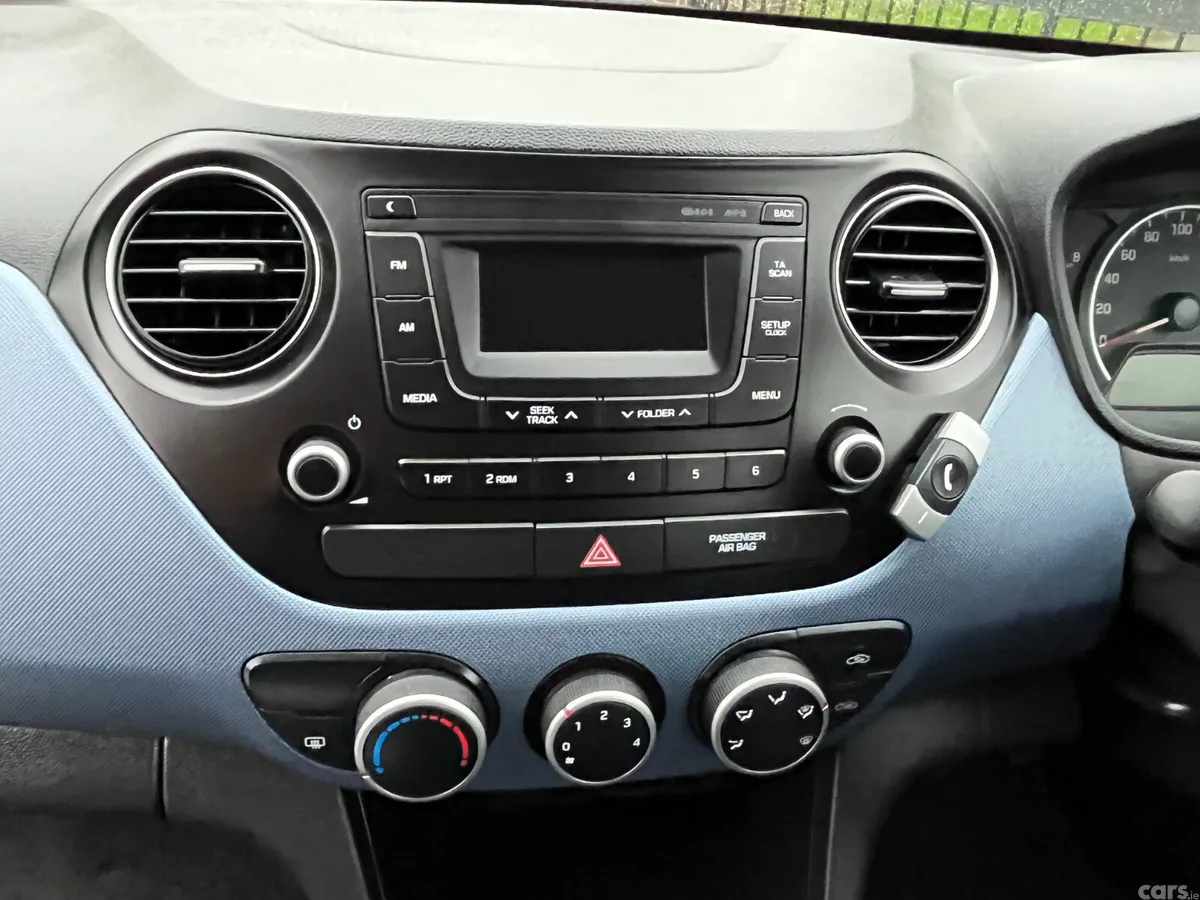 Hyundai i10 Hatchback, Petrol, 2019, White