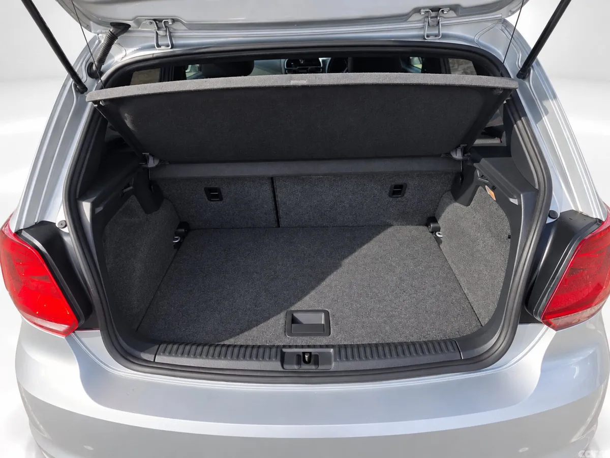 Volkswagen Polo Hatchback, Petrol, 2016, Silver
