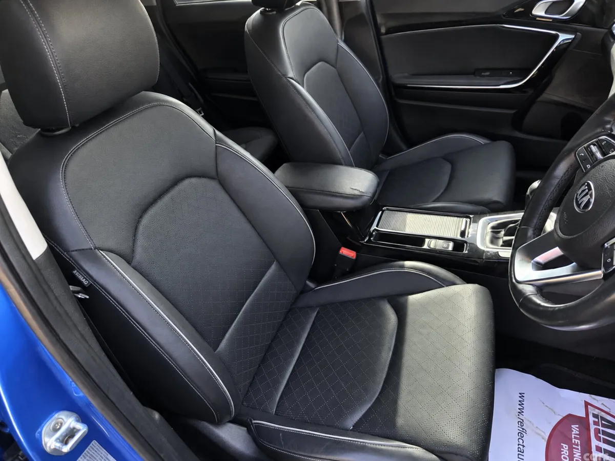 Kia Ceed Hatchback, Petrol, 2020, Blue